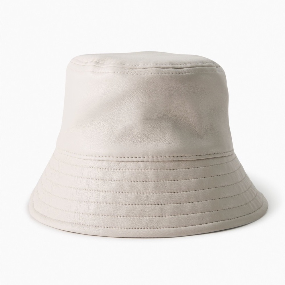 3/$30 Aritzia Babaton Sandra Bucket Hat